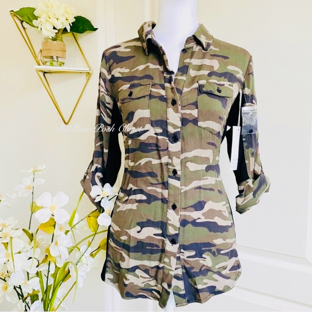 NWT Cavalini Camouflage Button Front Shirt